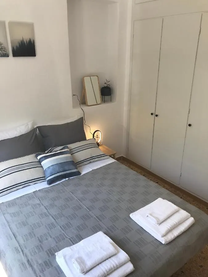 Patriko-Bright 3-Bedroom Vacation Home, 200M From The Beach. Rethymno  Holiday home Rethymno (Crete)